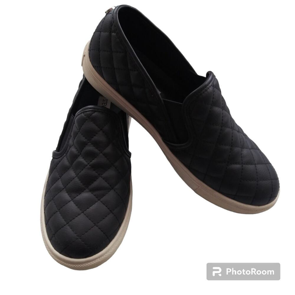 Steve Madden Black ECENTRCQ Quilted Slip On Sneakers Size 7.5